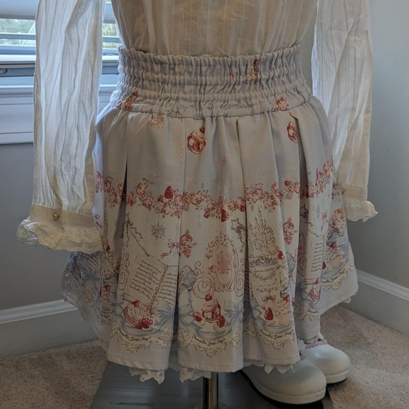 Authentic liz lisa Cinderella macaroon / macaron skort / sukapan in baby blue - Picture 4 of 7